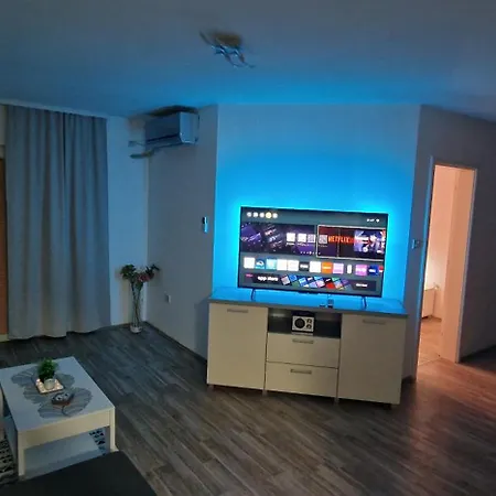Luxury In The Center Apartment