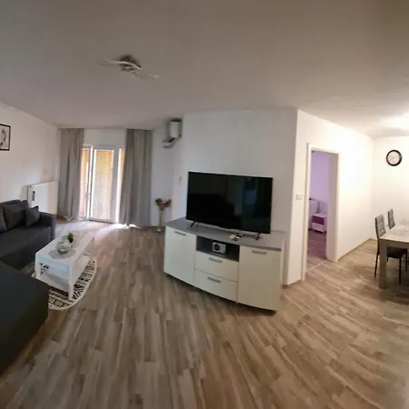 Luxury In The Center Apartment *